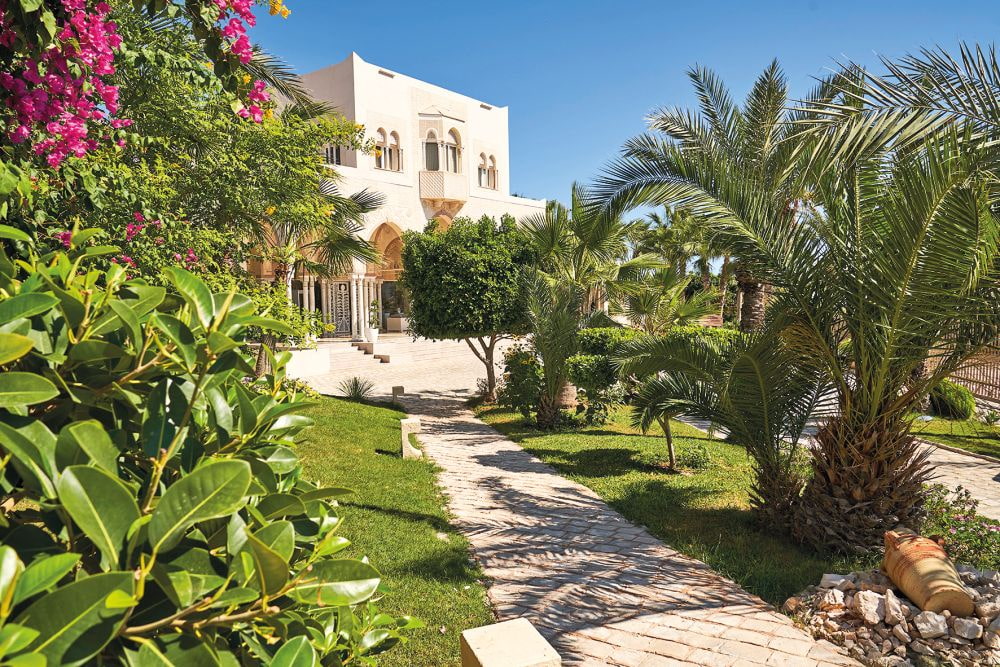 TUI BLUE Palm Beach Palace — gardens and hotel exterior