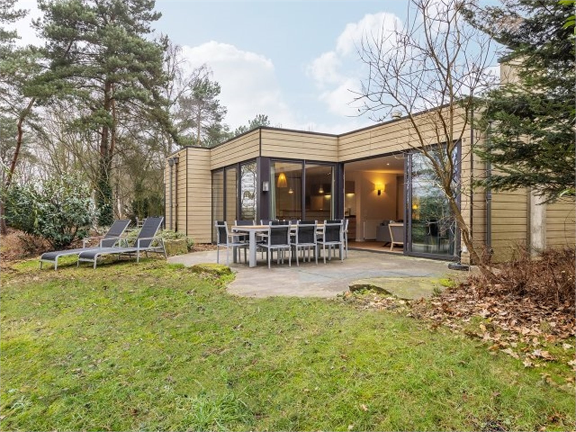 De Kempervennen — lodge with private terrace and woodland garden