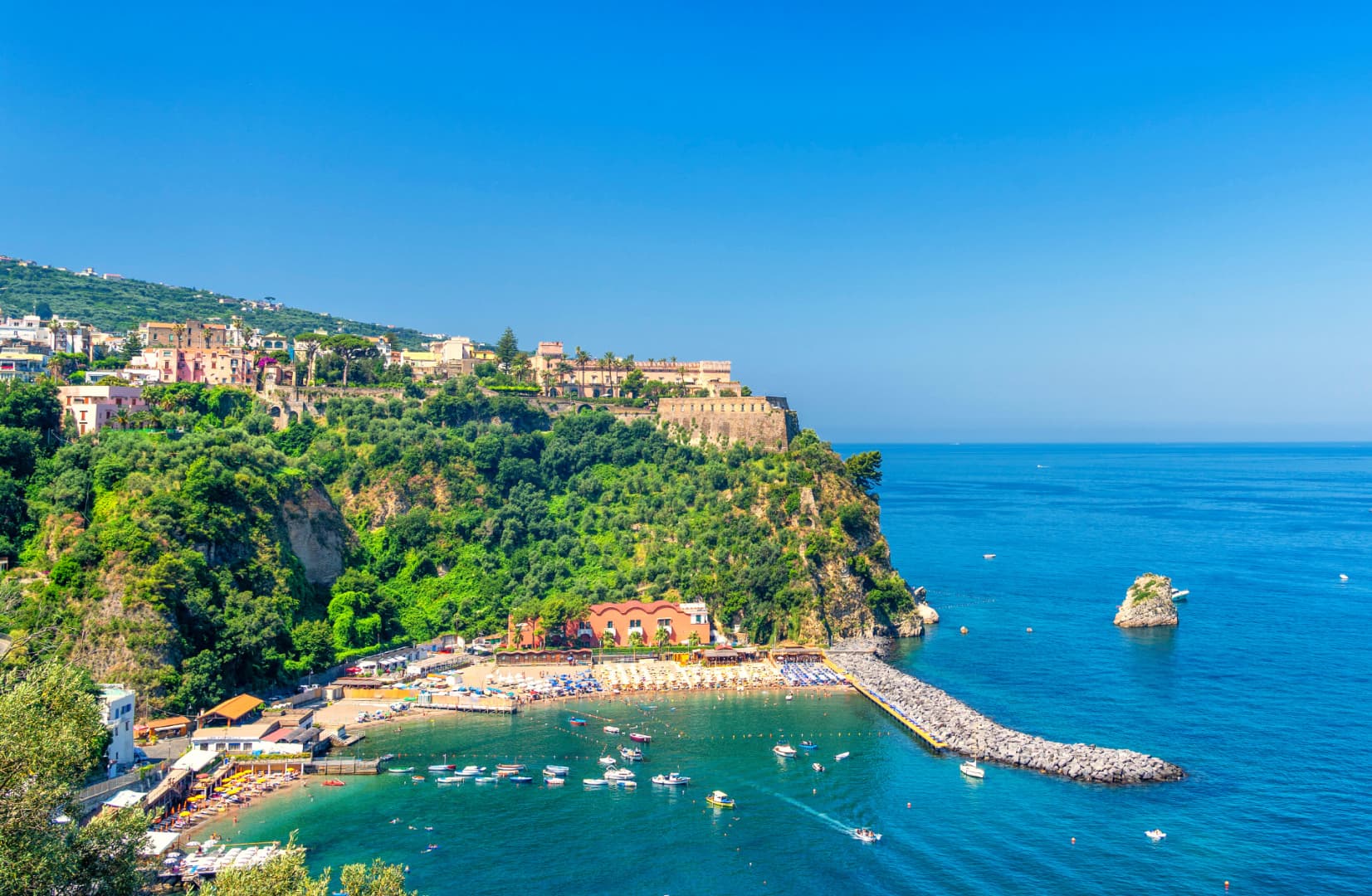 Vico Equense — town on the cliffs above the bay